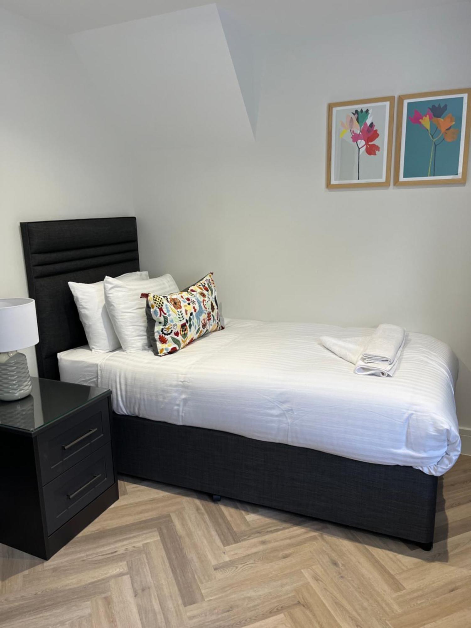 The Pines Hotel 스와니지 외부 사진